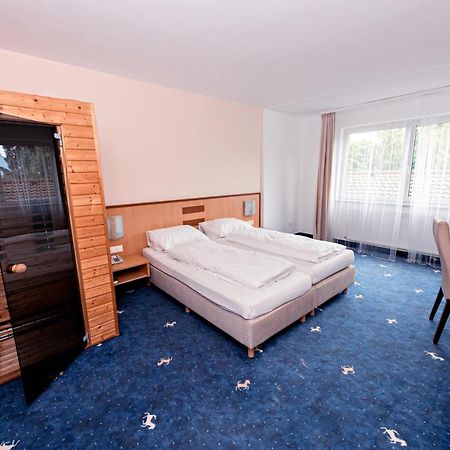 Hotel Wiental Pressbaum Bagian luar foto