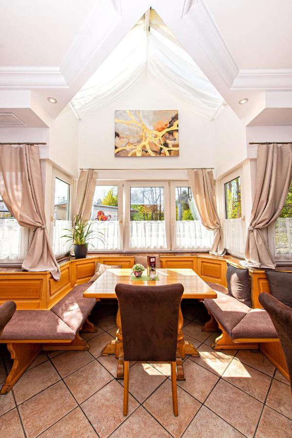 Hotel Wiental Pressbaum Bagian luar foto